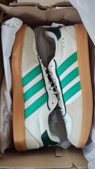 LOTE ESPECIAL EMPRENDEDORES DE 20 TENIS DE REMATE (VARIAS MARCAS ADIDAS, UNDER ARMOUR, CONVERSE, SALOMON)