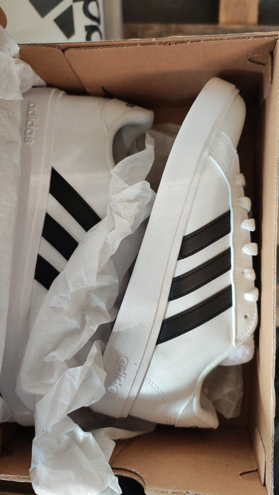 LOTE ESPECIAL EMPRENDEDORES DE 20 TENIS DE REMATE (VARIAS MARCAS ADIDAS, UNDER ARMOUR, CONVERSE, SALOMON)