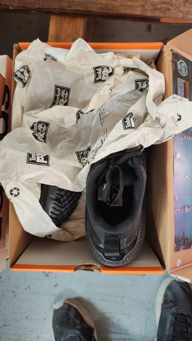 LOTE ESPECIAL EMPRENDEDORES DE 20 TENIS DE REMATE (VARIAS MARCAS ADIDAS, UNDER ARMOUR, CONVERSE, SALOMON)