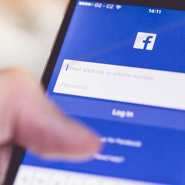 ¿Cómo escribo una reseña en Facebook?