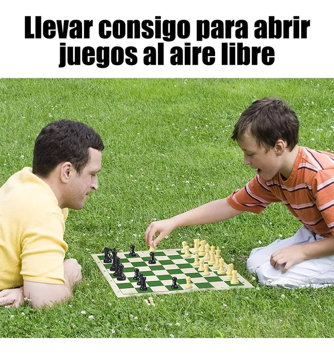 Ajedrez Profesional: Piezas Blancas Y Negras En Cubos GRADO B