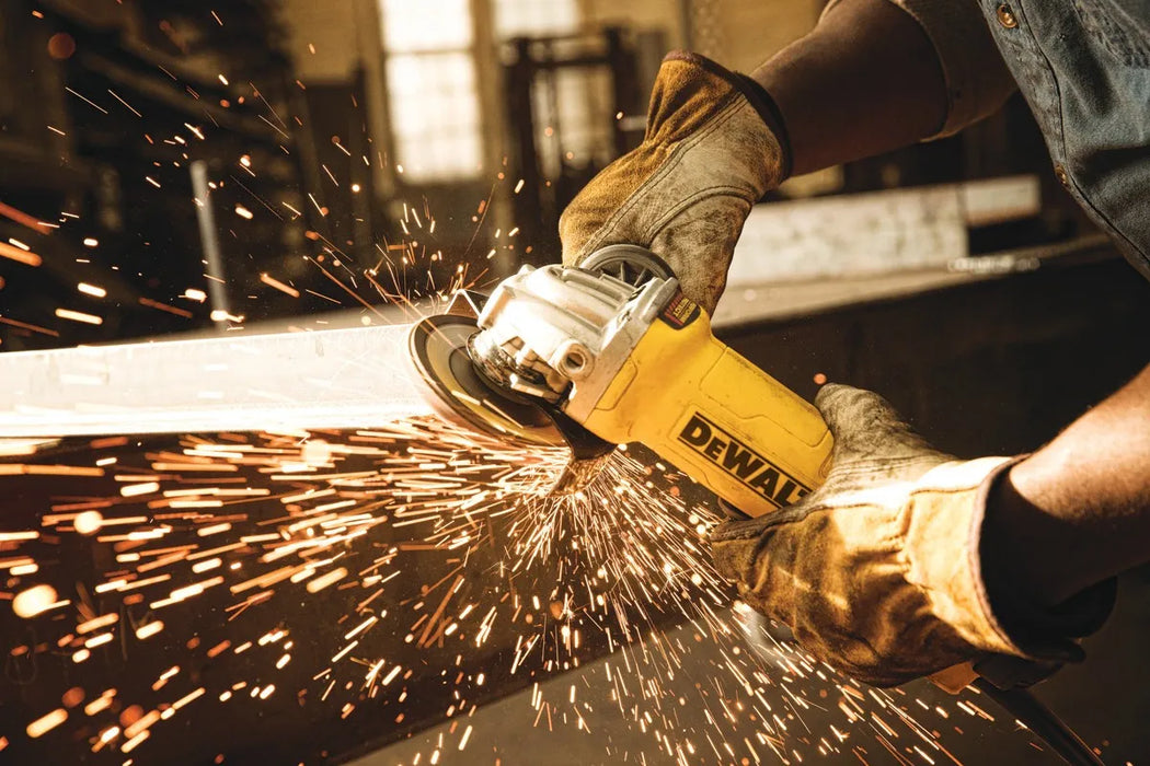 Esmeriladora Angular De 4-1/2, 5 PLG 1500w Dewalt Dwe4314-b3 GRADO A