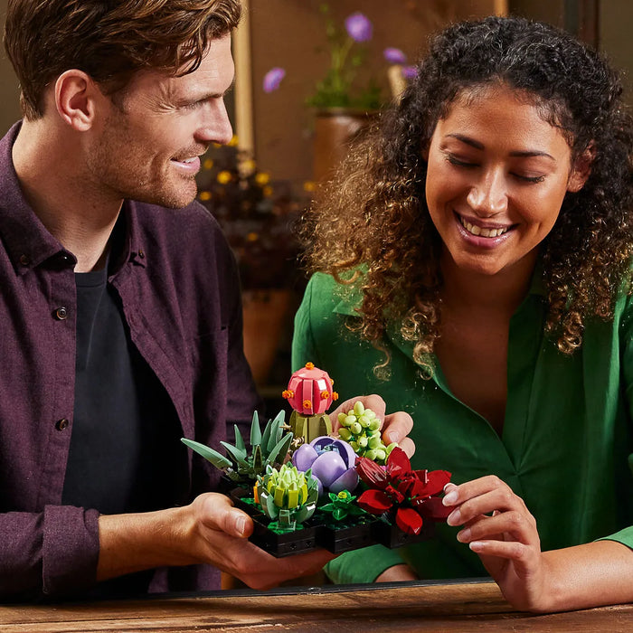 Lego® Suculentas, Set De Construcción De Plantas Decorativas Para Exhibir En Tu Oficina U Hogar, 9 Suculentas, Regalo Ideal Para Cumpleaños Para Mujeres Y Hombres 10309