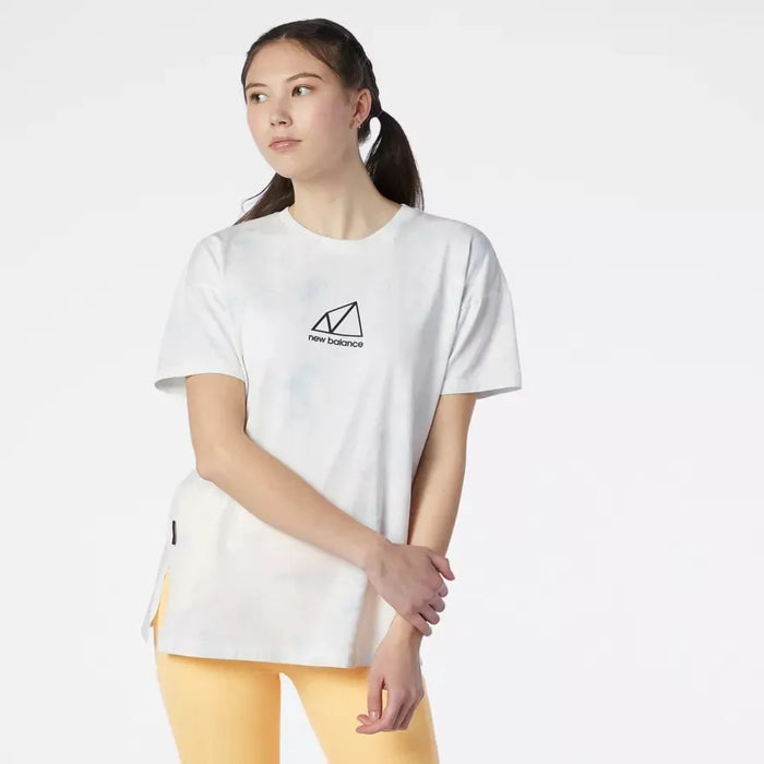 PLAYERA NEW BALANCE ALL TERRAIN TIE DYE GRAPHIC TEE 2 GRADO B