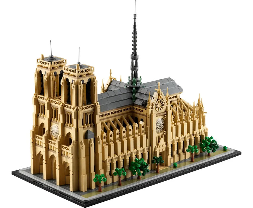 LEGO ARCHITECTURE 21061 – NOTRE DAME DE PARÍS – MODELO COLECCIONABLE 18+ – GRADO B (CAJA DAÑADA – BOLSAS SELLADAS)