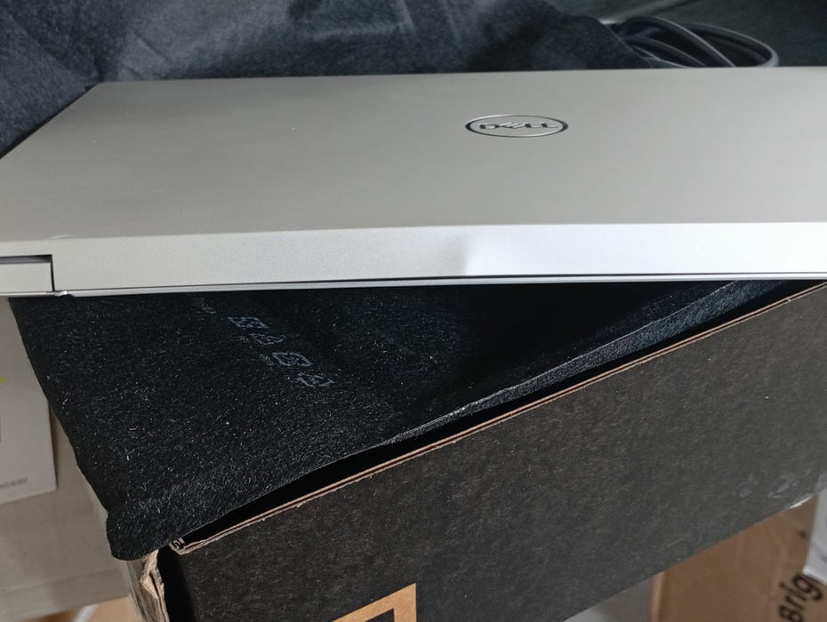 LAPTOP XPS 13 9340 PLUS 32GB 1 TB SSD CORE ULTRA 7 INTEL ARC GRAPHICS PLATEADA DELL GRADO B
