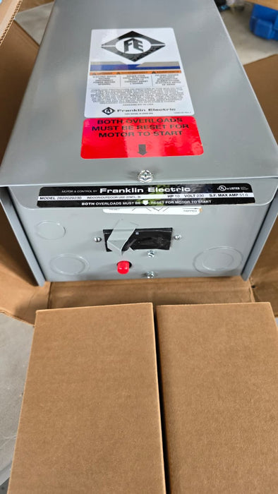 CAJA DE CONTROL MARCA FRANKLIN ELECTRIC DE 10 HP 230V 60 HZ GRIS GRADO B